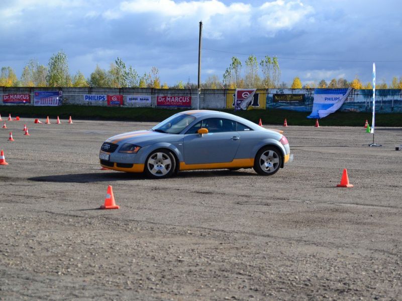 Авто гомель. Осовцы Гомель. Осовцы Гомель авторынок. Белорусский авторынок Осовцы Гомель. Погеот машина.